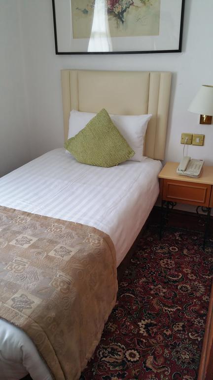 Holiday Villa Hotel London Exterior photo